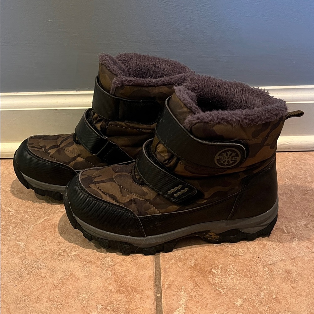Boy’s Snow Boots - Picture 4 of 8